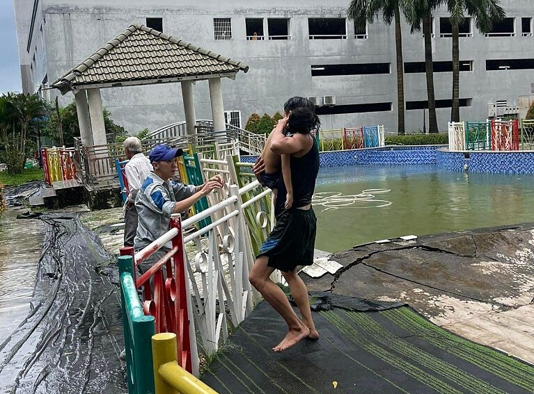 Bé gái ngạt nước trong hồ bơi chung cư ở Sài Gòn