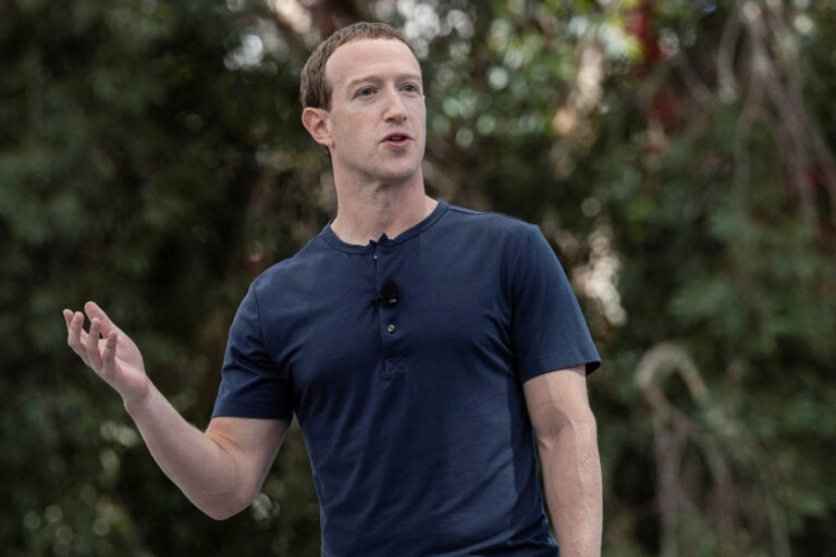 Mark Zuckerberg sẽ không lãng phí tiền vào đâu?